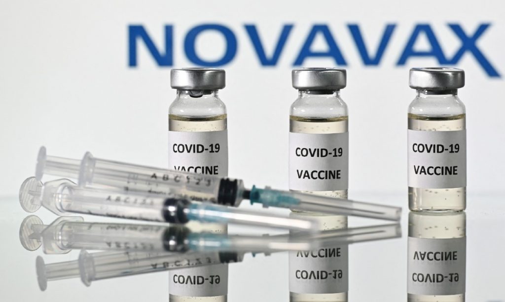 Novavax anuncia que sua vacina é altamente eficaz contra casos graves