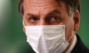 Governo Bolsonaro não reservou dinheiro para combater pandemia em 2021