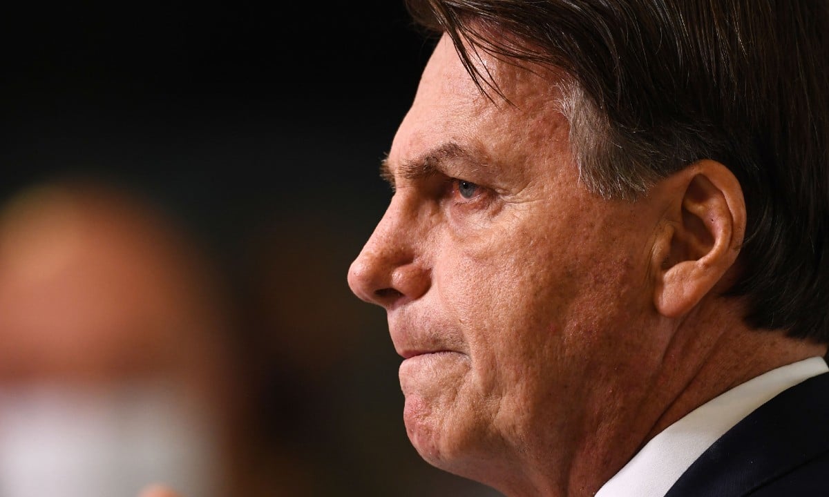O problema de Bolsonaro é psiquiátrico, não político, diz senador