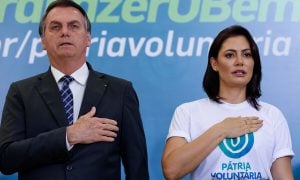 Bolsonaro concede medalha Oswaldo Cruz a Michelle e ministros