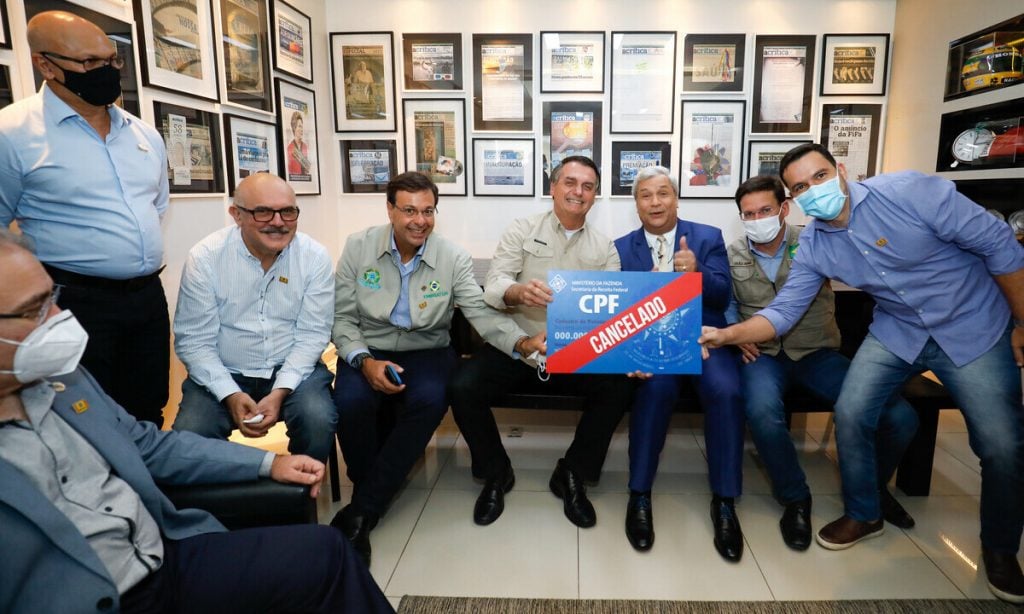 Bolsonaro celebra morte de Lázaro com gíria de grupos de extermínio