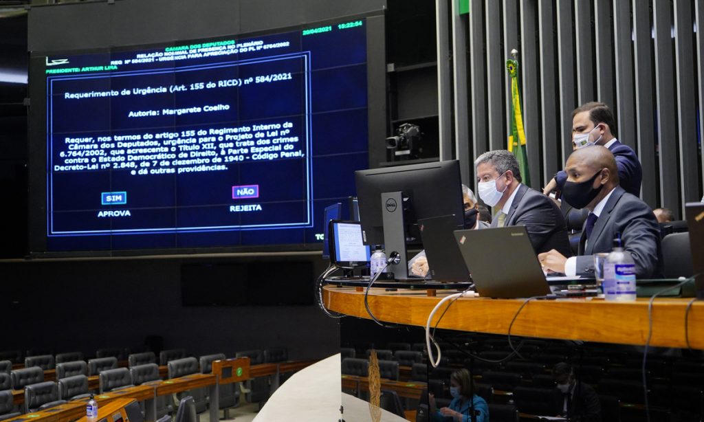 Câmara aprova urgência para votação da nova Lei de Segurança Nacional