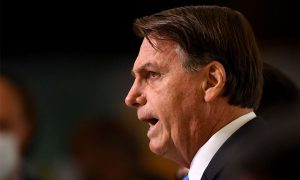 Bolsonaro tem encontro marcado com a história e os tribunais, diz autor de pedidos de impeachment