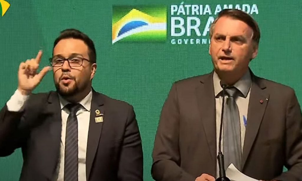 Em SC, Bolsonaro dobra a aposta em remédios ineficazes e evoca o PT: 'Imagine se aqui estivesse o Haddad'