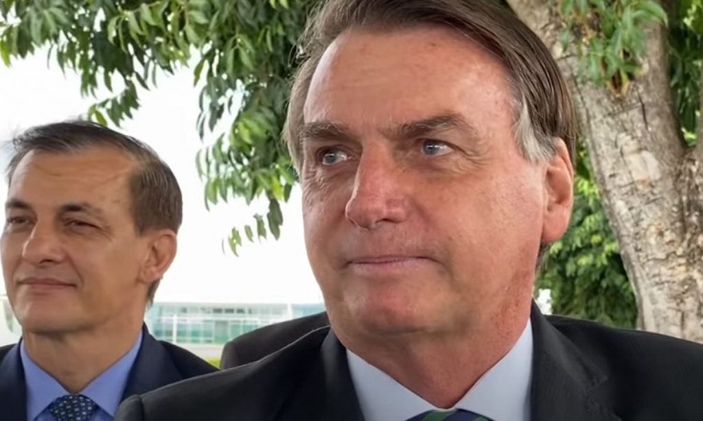 Bolsonaro compara programas do PT a atos de Jesus