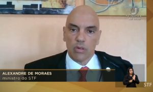 Moraes vota contra celebrações religiosas presenciais: 'O que está em jogo é a vida'