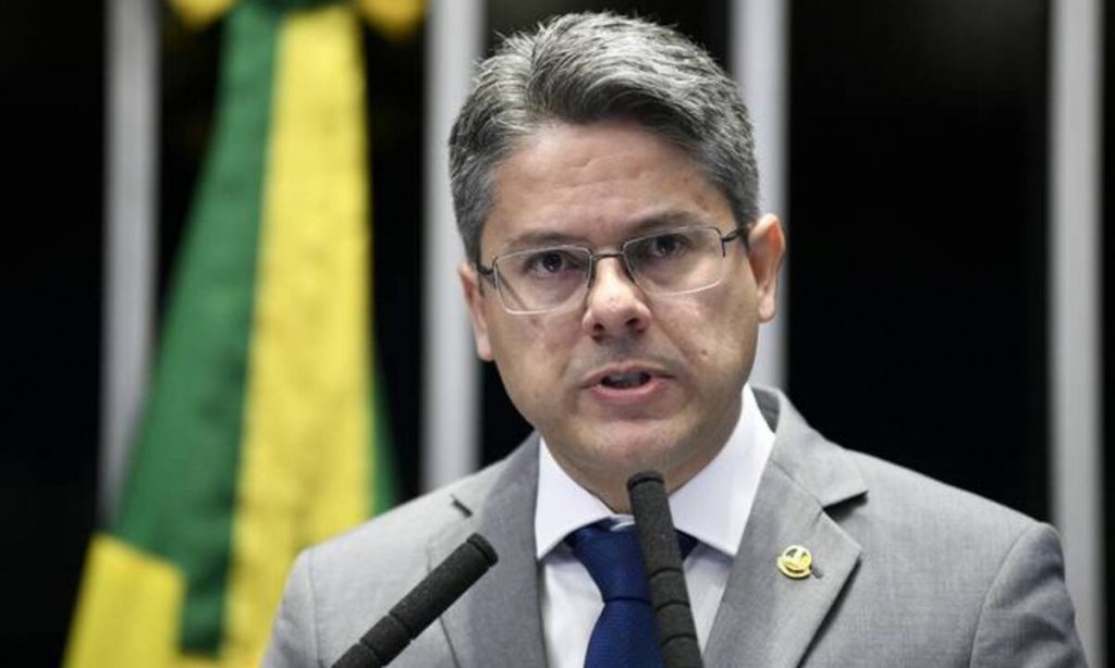 Comissão do Senado aprova projeto para taxar offshores e fundos de super-ricos