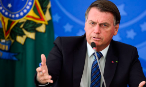 Bolsonaro prepara decreto contra plataformas de redes sociais, diz jornal
