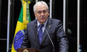 Governo Bolsonaro não conseguirá tirar Renan da CPI, diz Otto Alencar