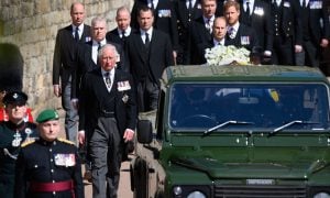 Rainha Elizabeth II enterra seu marido, o príncipe Philip