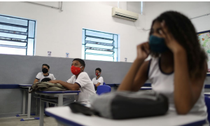 'Priorizar as escolas não significa reabri-las agora, no pico da pandemia'
