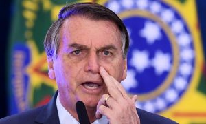 Deputado fala em grave doença mental de Bolsonaro e defende interdição