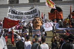 Manifestantes fazem ato contra Bolsonaro e pedem por vacinação