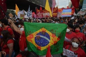 Bolsonaristas minimizam ato que reuniu milhares com vídeo de 2016