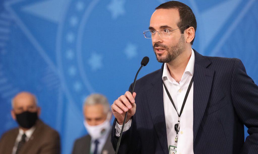 Investigado pela CPI da Covid, Arthur Weintraub minimiza sua atuação