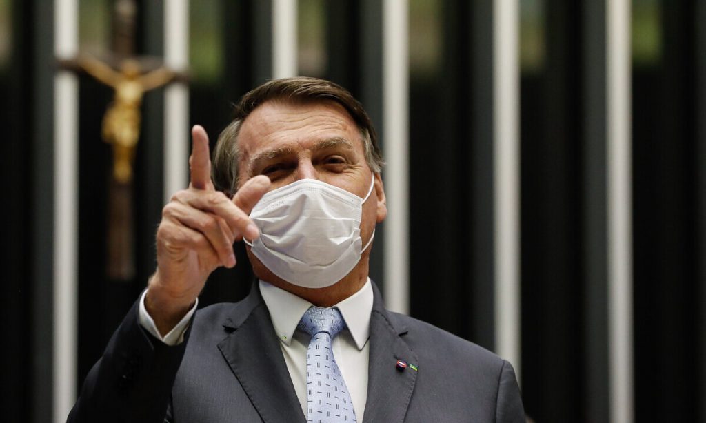 Randolfe Rodrigues pede que Bolsonaro seja convocado a depor na CPI da Covid