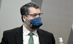 Senadores acusam Ernesto Araújo de mentir na CPI da Covid