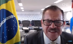 'Sou um homem de fé', diz cotado por Bolsonaro para vaga no STF