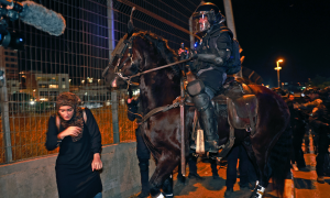 Fim de semana marcado por violência da polícia israelense contra palestinos em Jerusalém