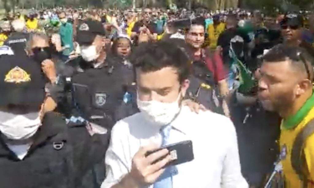Sindicato dos Jornalistas e Fenaj repudiam ataques a repórter em ato bolsonarista
