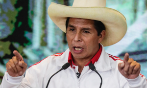 Candidato da esquerda lidera pesquisa para presidência do Peru