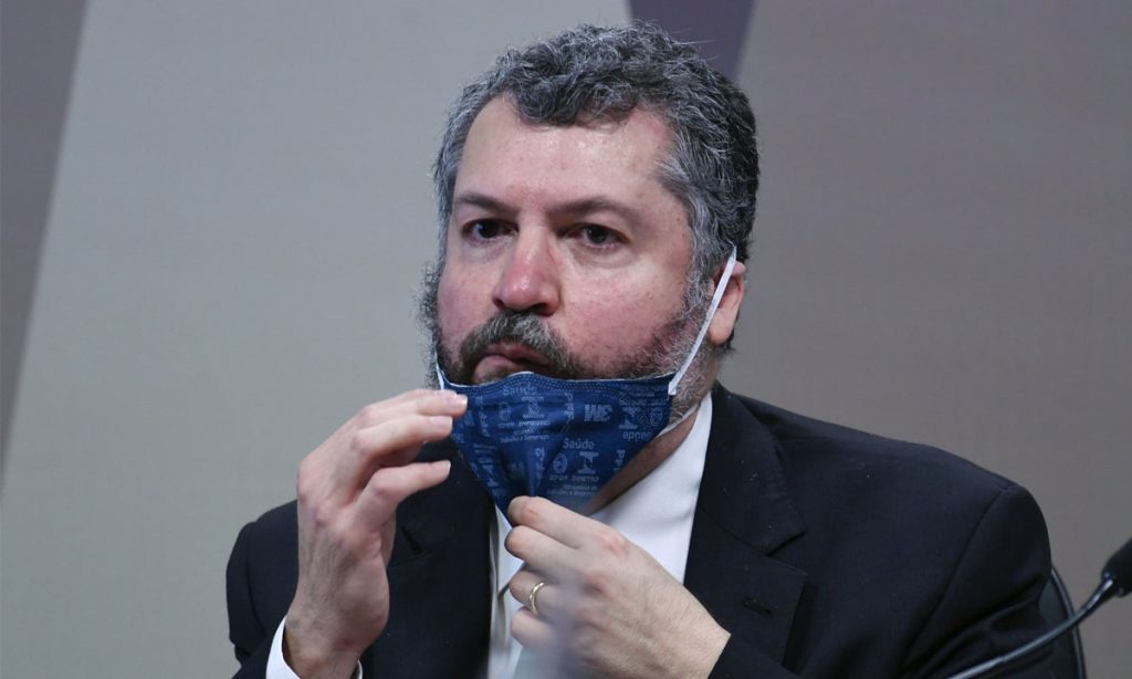 Kátia Abreu diz que postura de Araújo é típica dos ‘fracos e covardes’: ‘Ernestominion’
