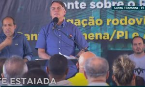 Bolsonaro usa inauguração de ponte para chamar Lula de 'bandido' e indicar retorno ao PP