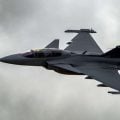 Brasil considera comprar mais 20 caças da Suécia