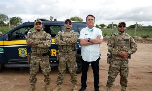 Deputado do PSB vai ao STF contra Bolsonaro por ameaças sobre o uso das Forças Armadas