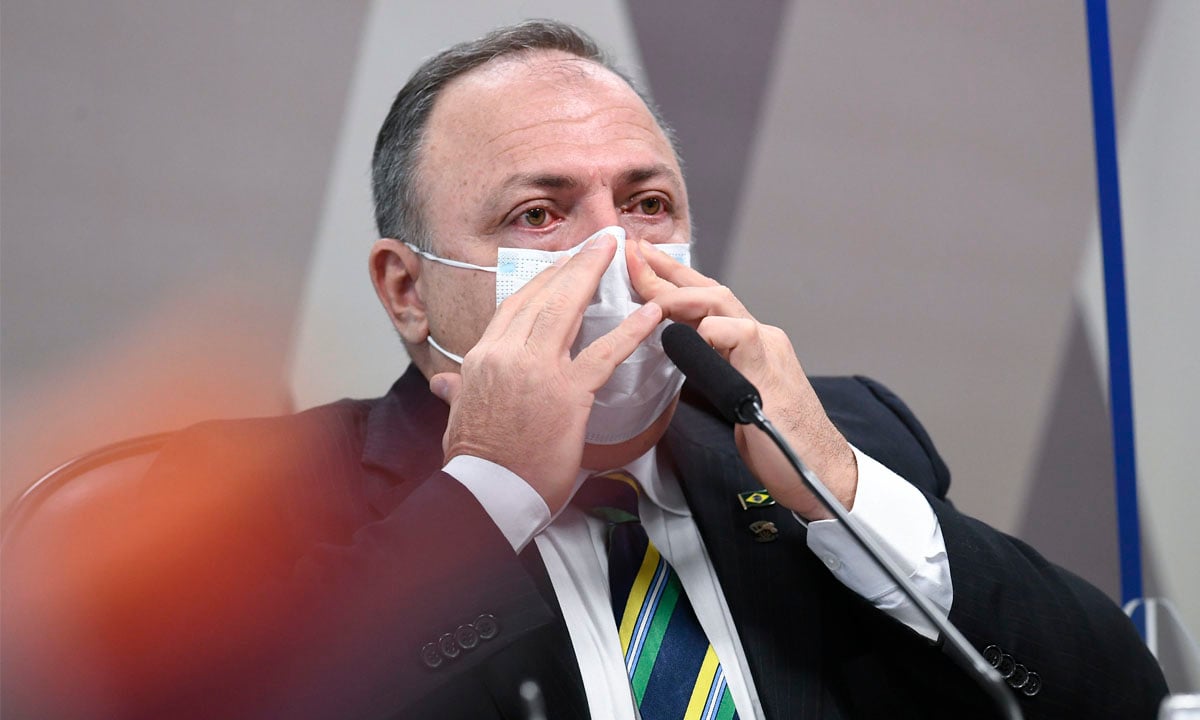 Pazuello diz que TCU reprovou compra da vacina da Pfizer, mas é desmentido pelo órgão