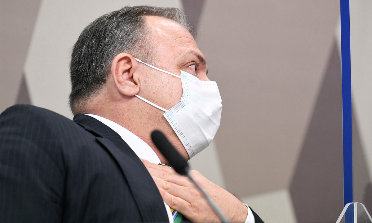 Pazuello diz que só faltou oxigênio em Manaus por três dias e senador rebate: ‘Mentira’