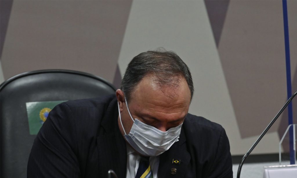 Documento desmente versão de que Pazuello soube do colapso no AM apenas em 10 de janeiro