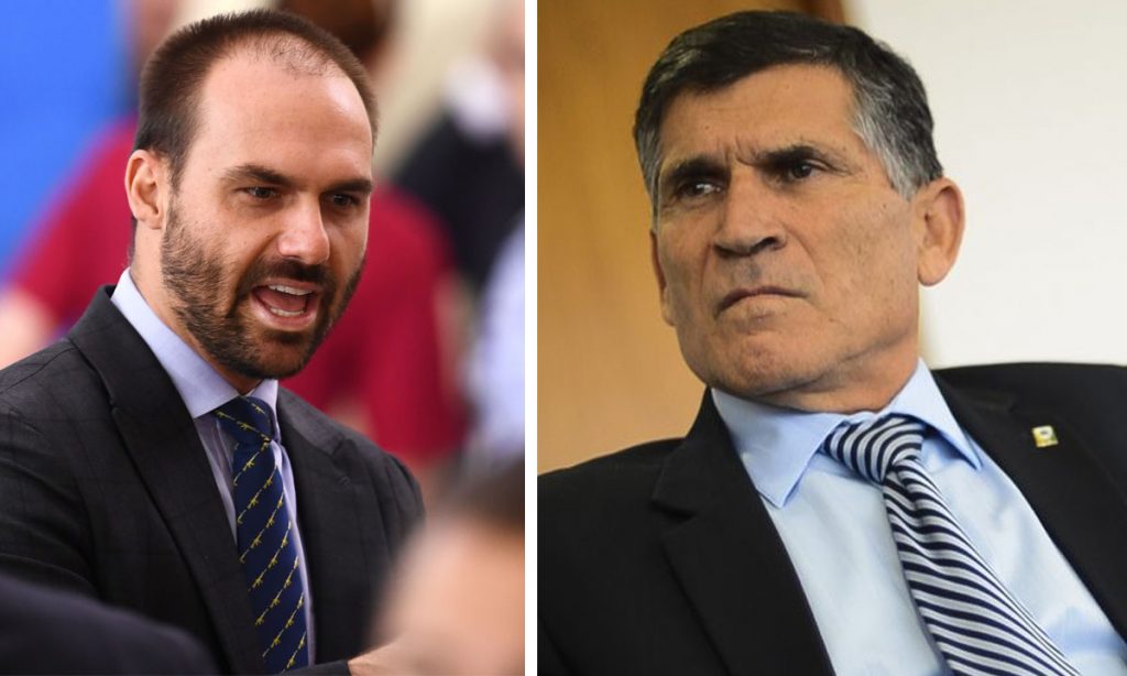 Após Santos Cruz criticar Pazuello, Eduardo Bolsonaro diz que o general 'parece um petista'