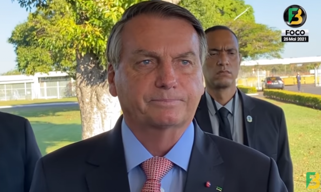 ‘Quem não estiver contente comigo, tem o Lula em 2022’, diz Bolsonaro