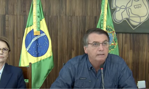 No Dia do Trabalho, Bolsonaro critica sindicatos e MST em live