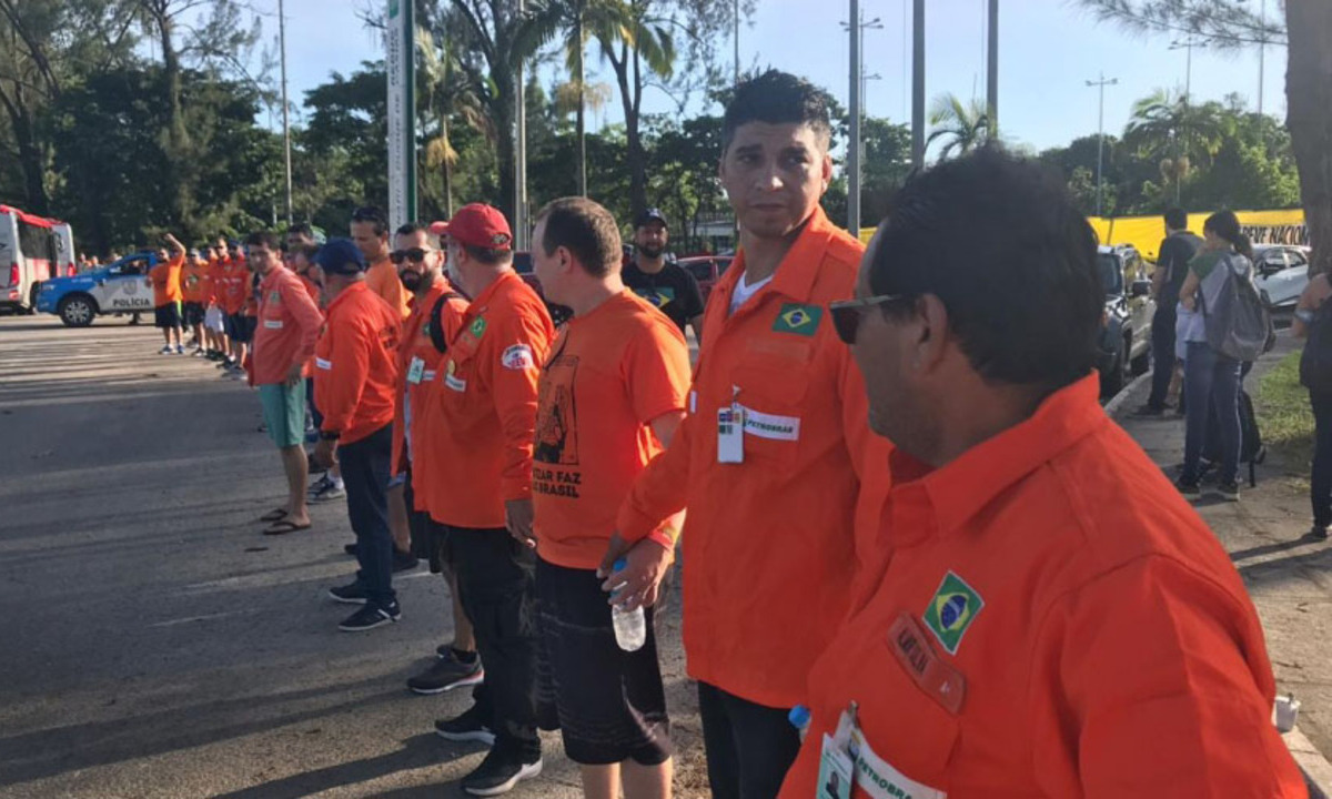 É preciso greve para fazer a Petrobras cumprir recomendações sanitárias?