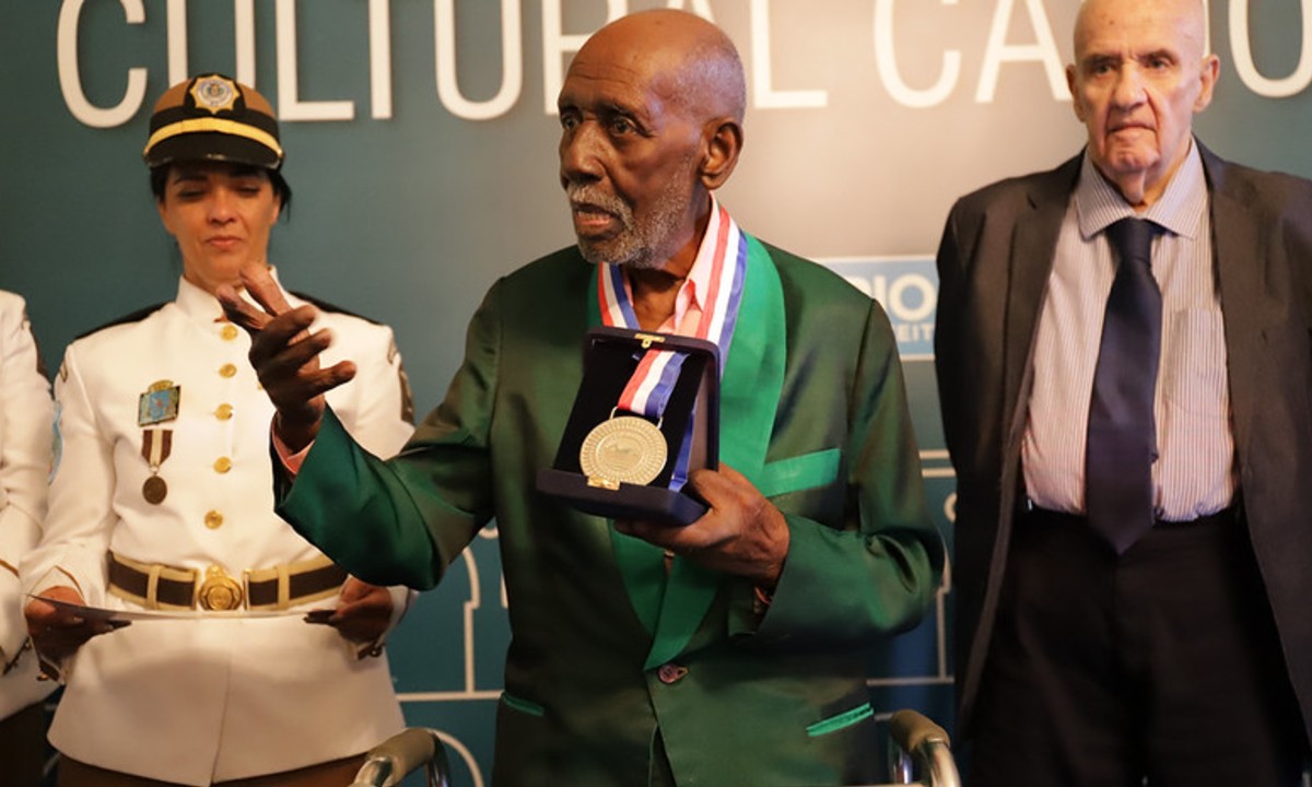 Morre o sambista Nelson Sargento aos 96 anos