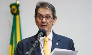 Roberto Jefferson é condenado a indenizar Alexandre de Moraes em R$ 50 mil