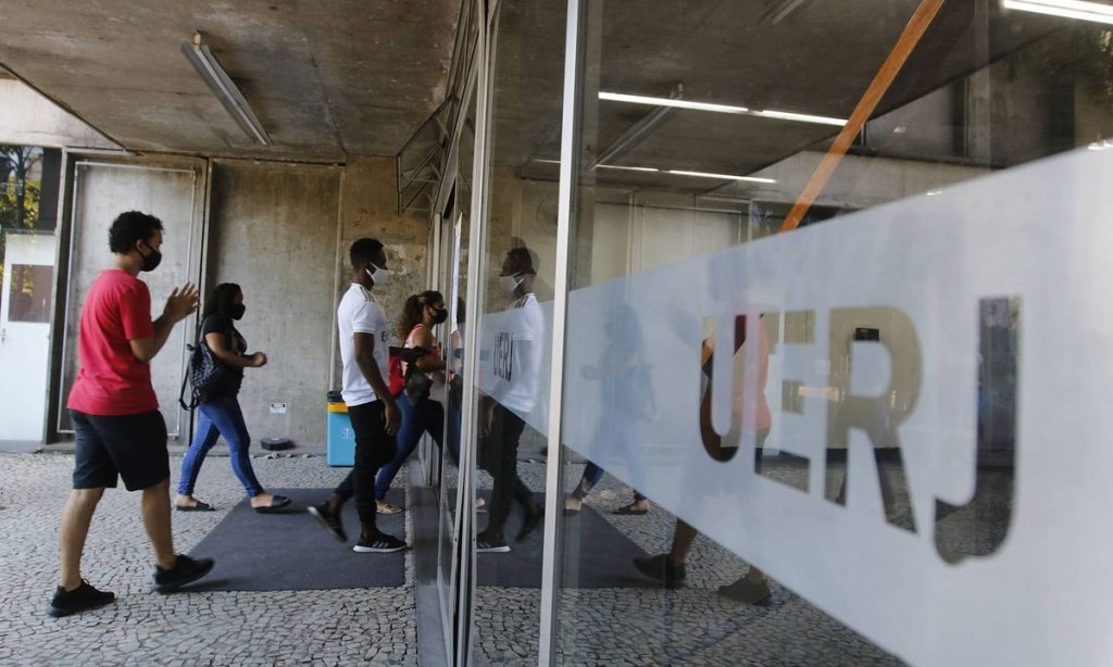 UERJ chama de ‘estapafúrdia’ proposta de extingui-la