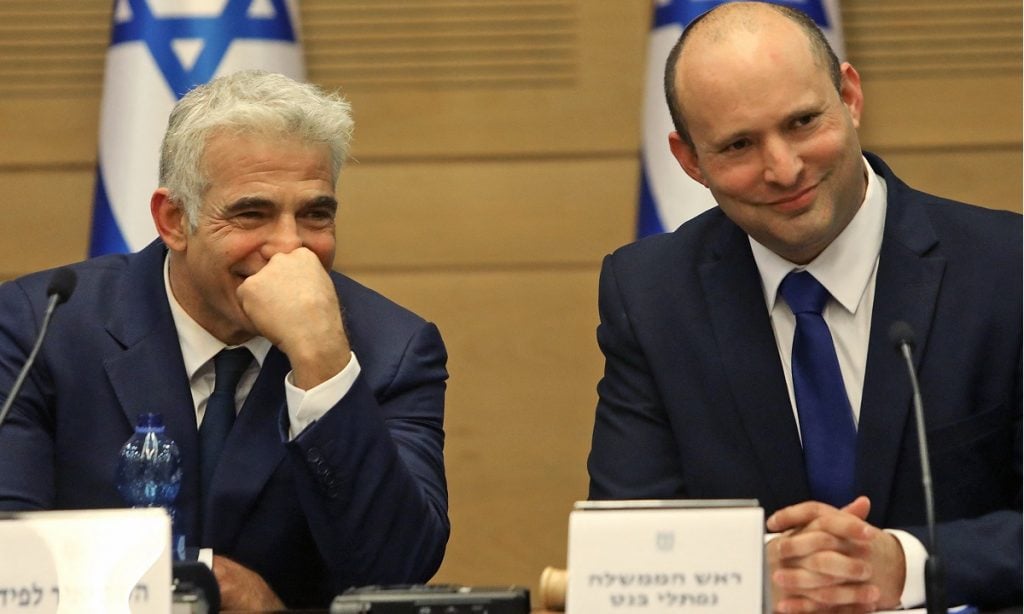 A saída de Netanyahu do poder não muda a política israelense de forma substancial