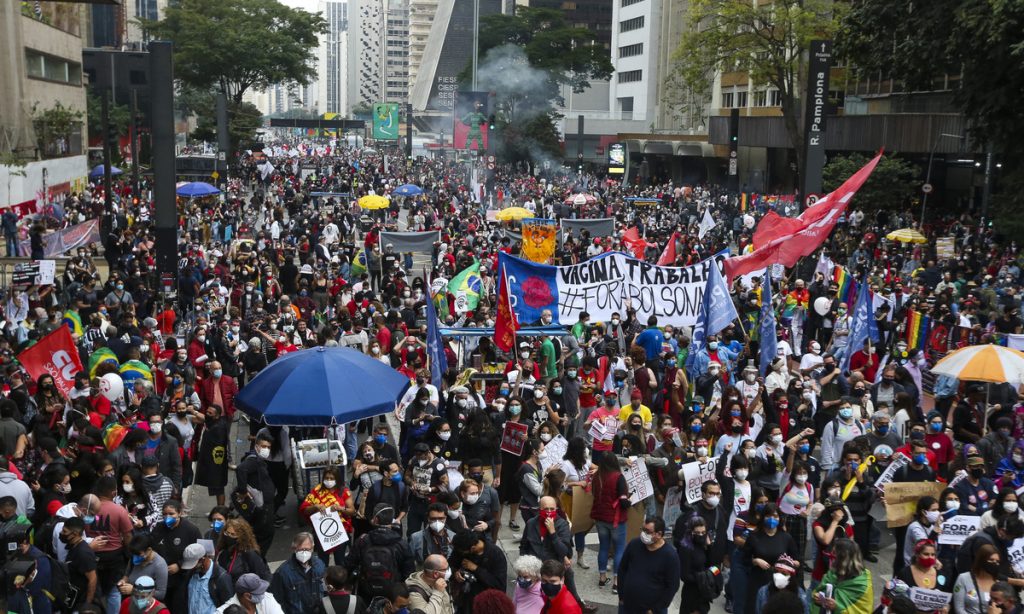 A construção de direitos humanos é uma tarefa coletiva