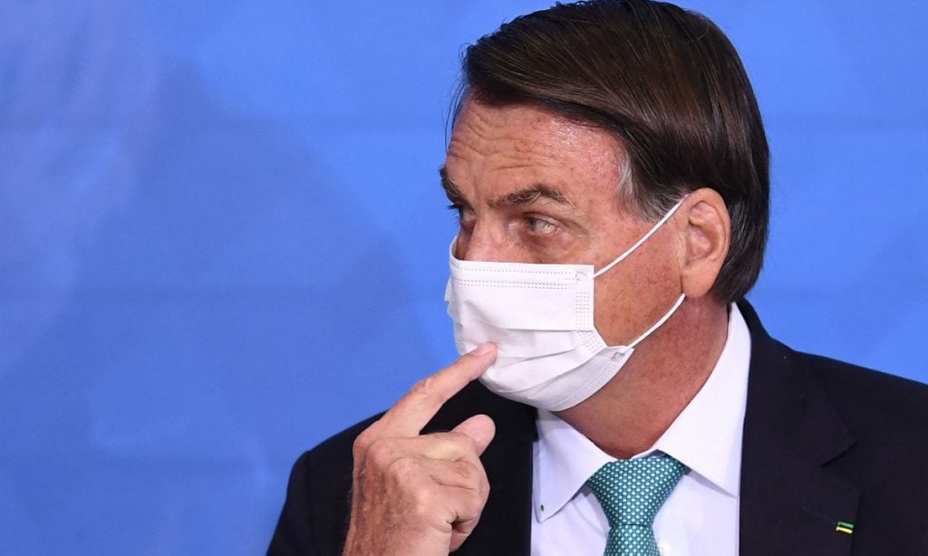 Bolsonaro critica TV Globo e diz ser milagre ele estar no governo