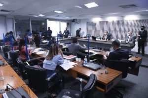 Funcionários de empresa investigada denunciam irregularidades à CPI da Covid