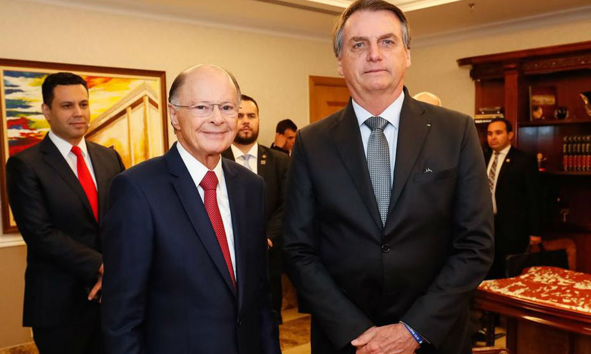 Edir Macedo e Jair Bolsonaro, acompanhados de Renato Cardoso
ao fundo.. Foto: Alan Santos/PR 