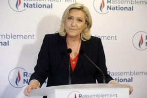 Marine Le Pen acusada de desviar pessoalmente 140 mil euros dos cofres europeus