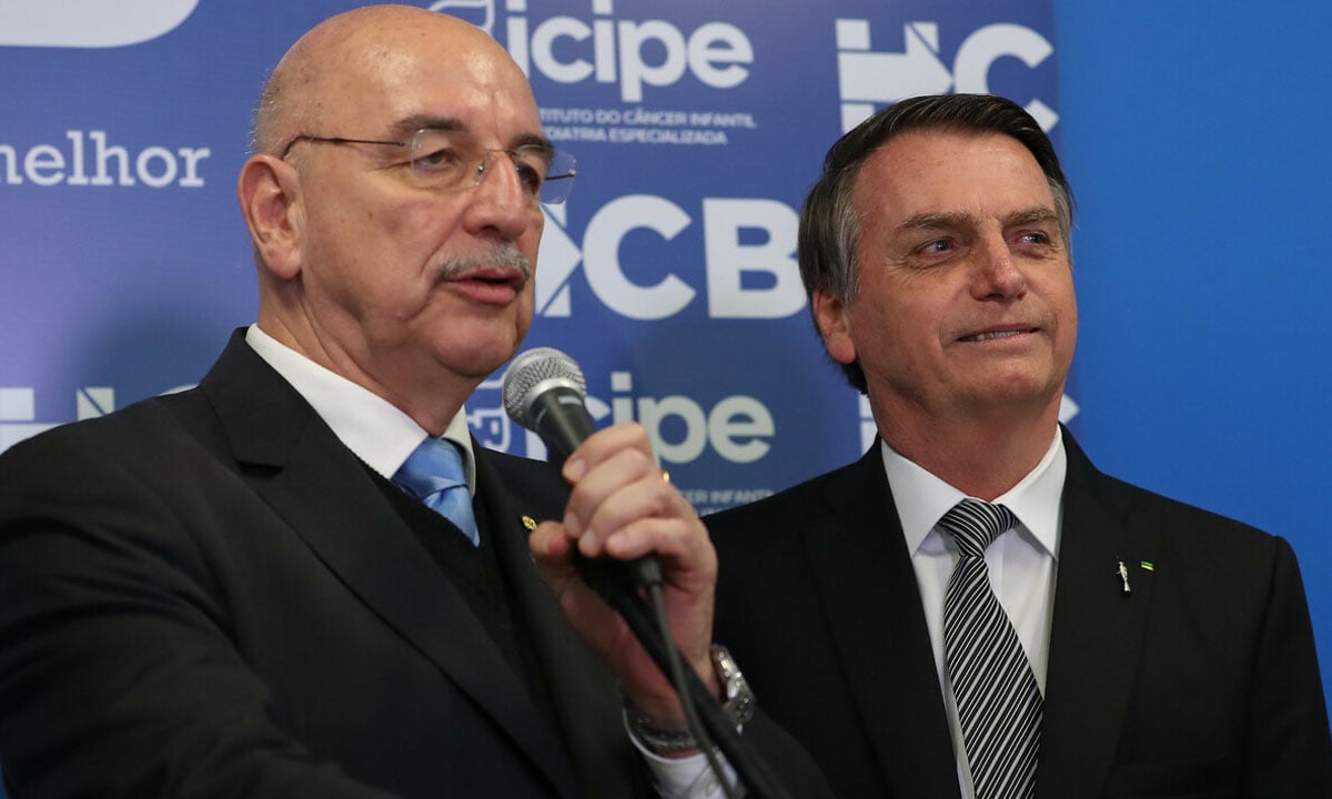 O ex-ministro da Cidadania Osmar Terra e o presidente Jair Bolsonaro, durante evento em 2019. Foto: Marcos Corrêa/PR 