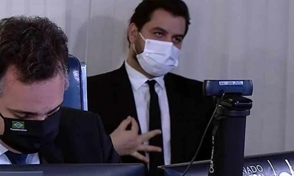 MPF denuncia Filipe Martins, assessor de Bolsonaro, por racismo