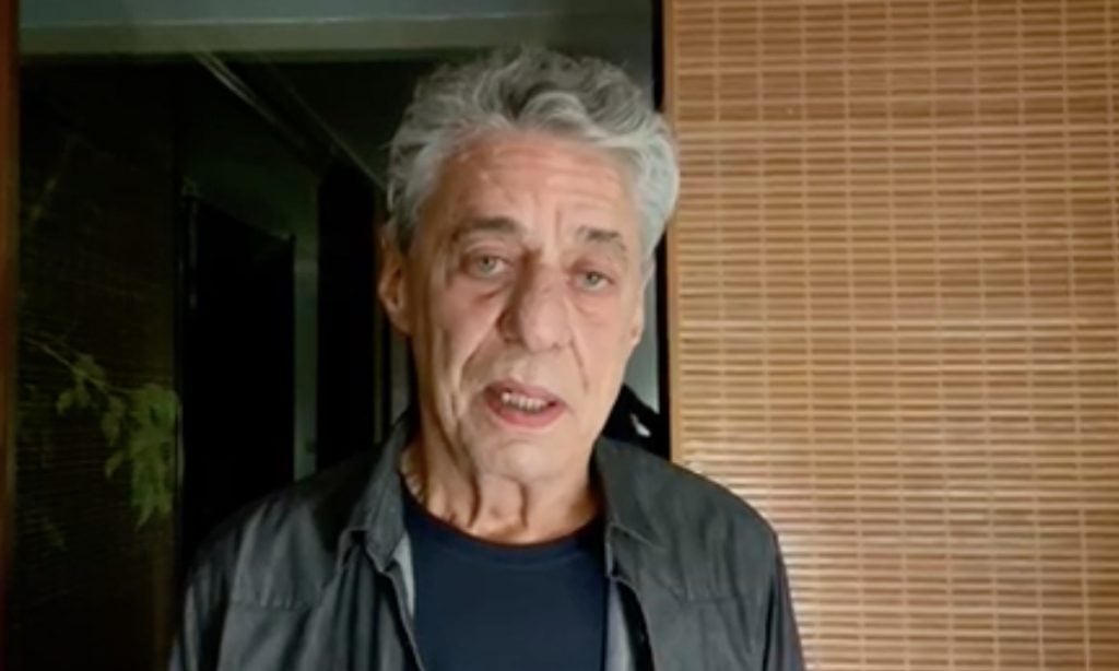 Em vídeo, Chico Buarque pede aprovação de PL que proíbe despejos durante a pandemia