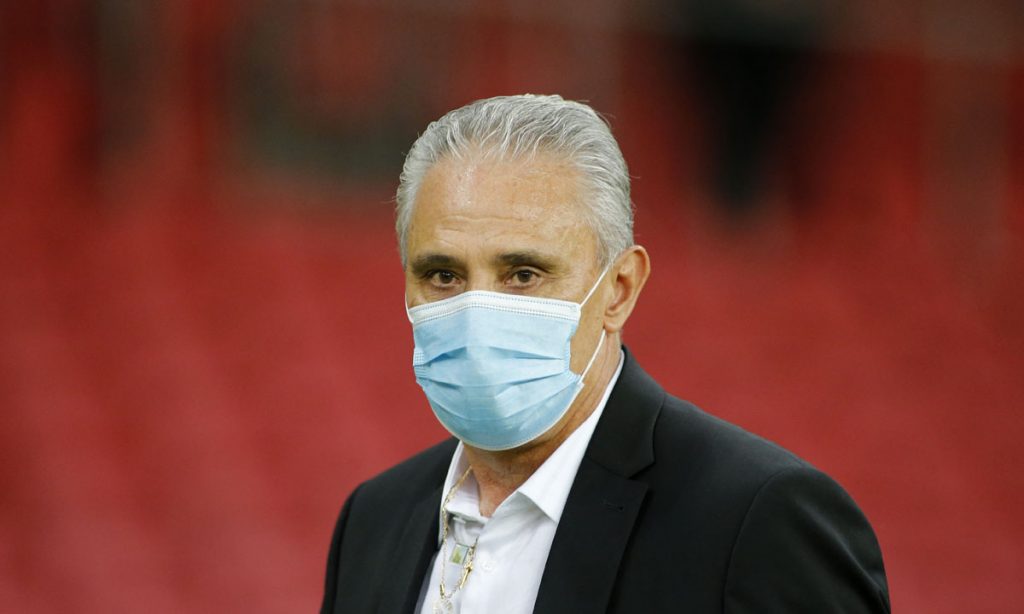 Renan Lodi ficou de fora da Seleção por não estar vacinado, confirma Tite