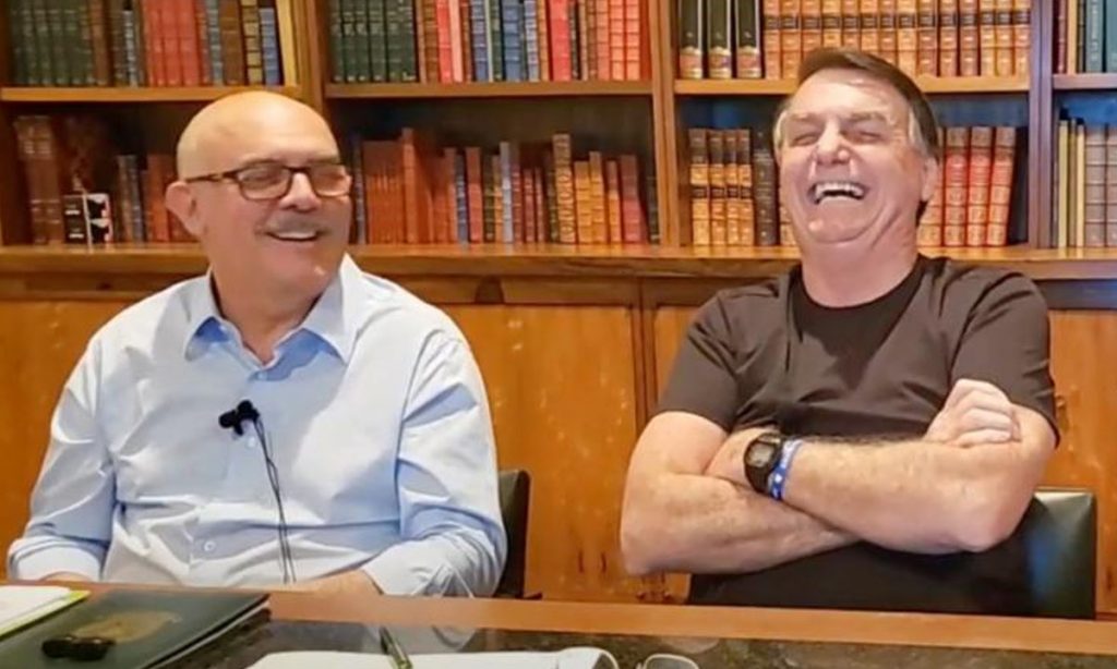 Bolsonaro usa live para atacar a CPI da Covid e mentir sobre ‘tratamento imediato’